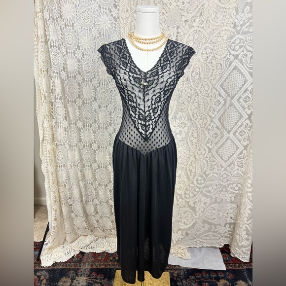 Victoria's Secret Dresses & Skirts - Victoria's Secret gold label 80s slip